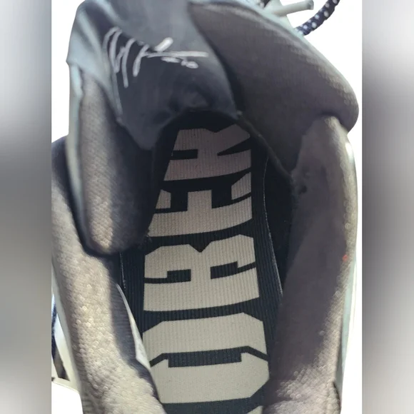 Adidas Men's RGIII Energy Boost Training Shoe. Size 10.5, Like New In Box - Picture 10 of 10